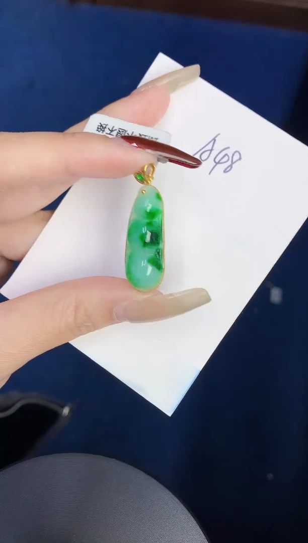 【闪购商品】翡翠颈饰18K金镶嵌0000000000