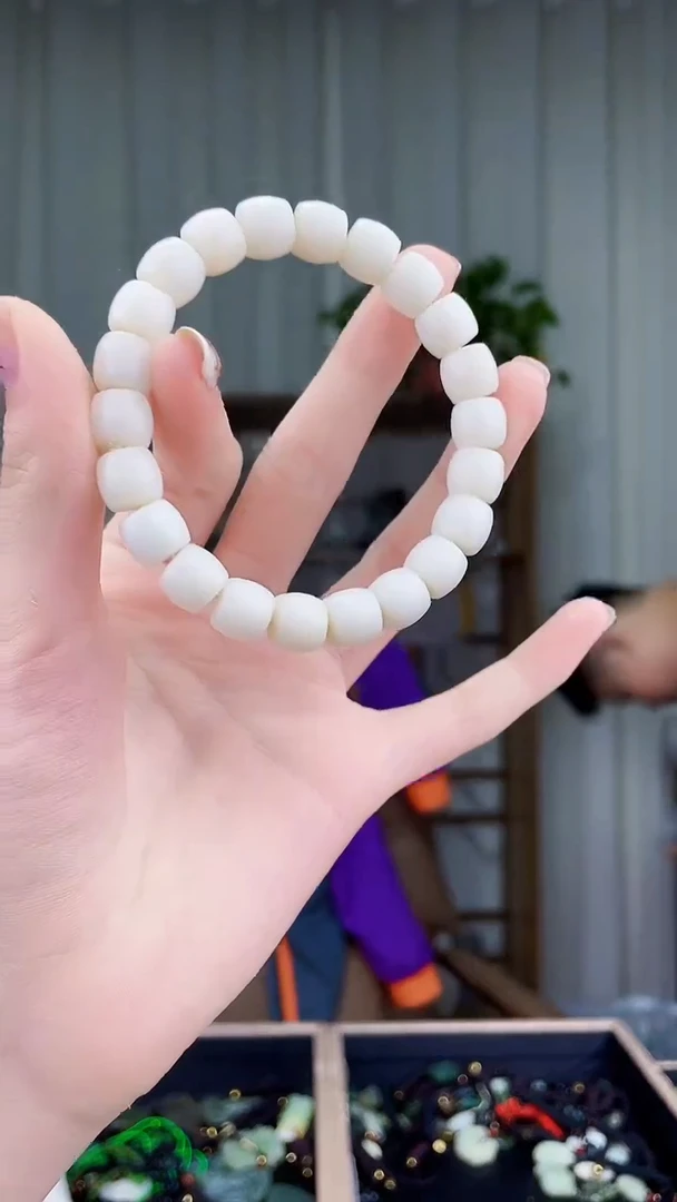 颈饰未镶嵌和田玉（糖玉）拍一发一，多样性发货！