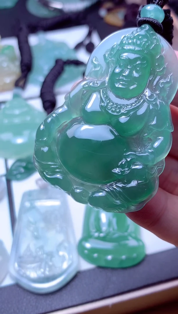 颈饰未镶嵌翡翠天然A货翡翠