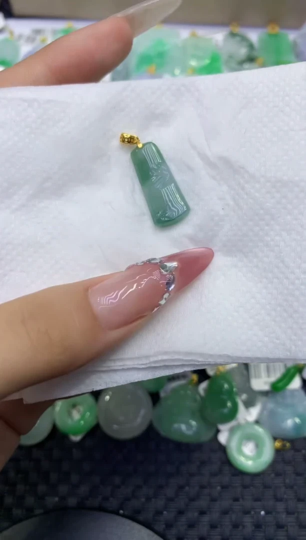 颈饰未镶嵌翡翠天然缅甸A货翡翠