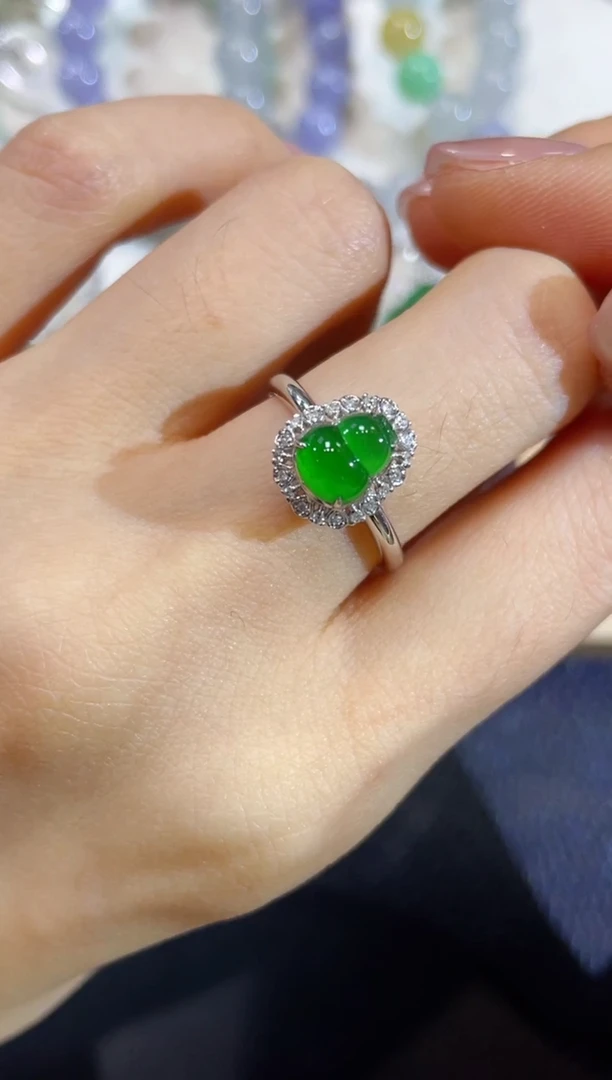 颈饰18K金镶嵌翡翠团购11