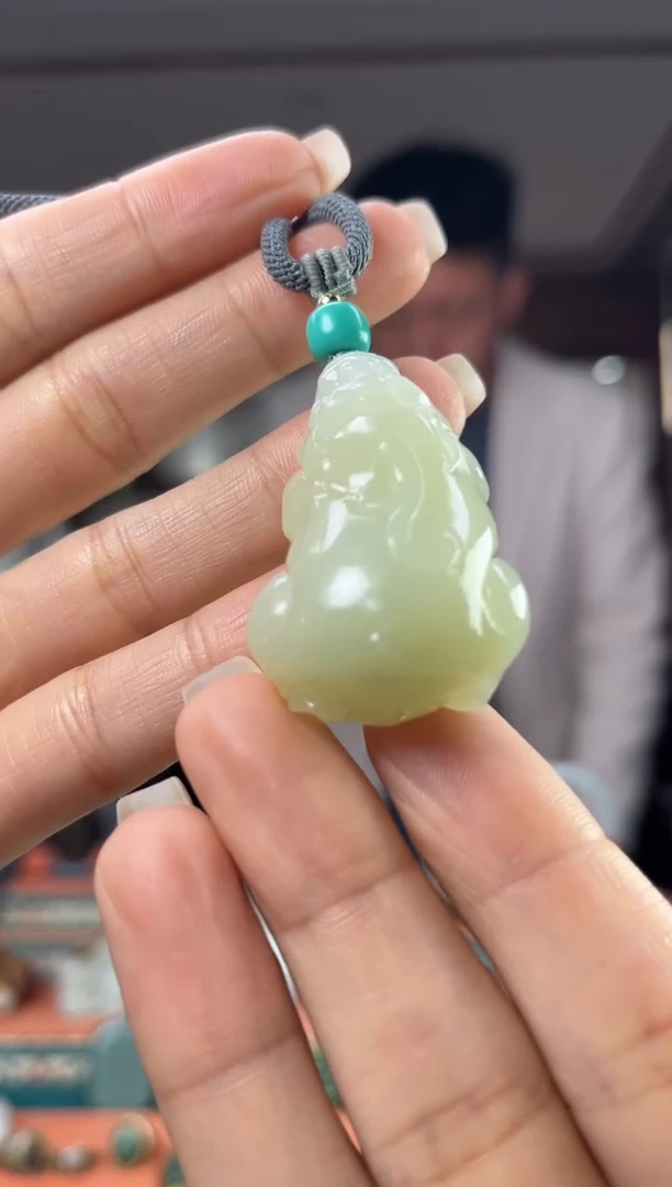 颈饰未镶嵌和田玉佩佩