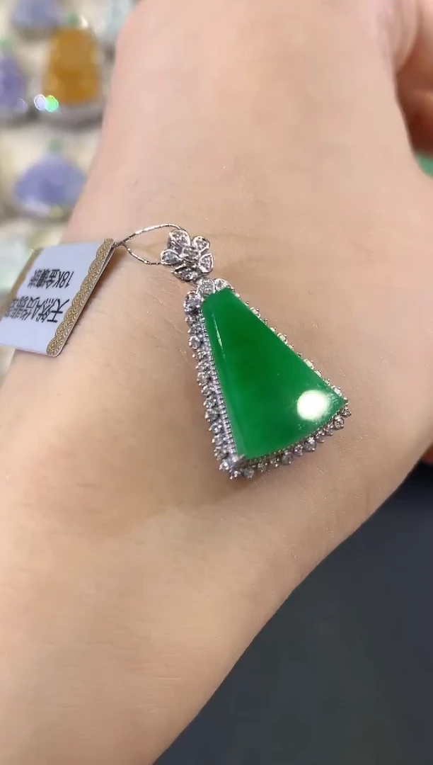 翡翠18K金镶嵌吊坠(不含链)V82