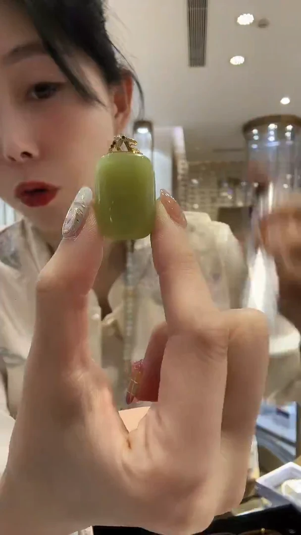 颈饰14K金镶嵌和田玉60多样性发一