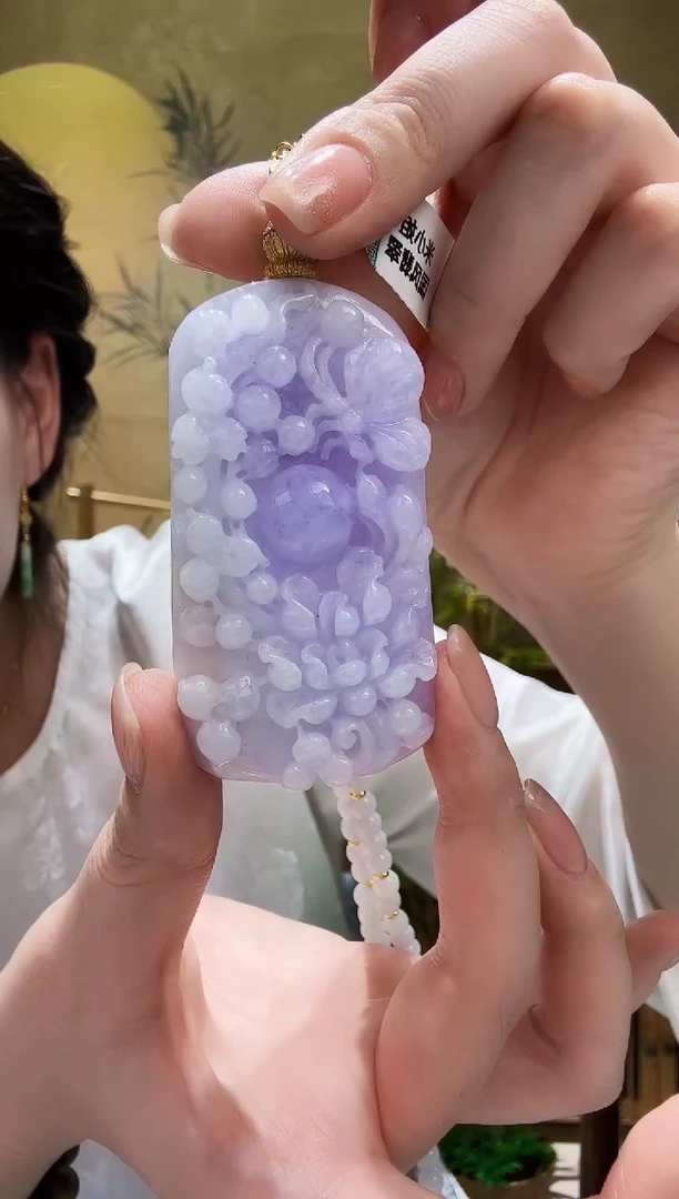 颈饰未镶嵌翡翠吊坠