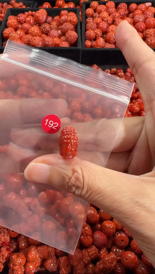 颈饰未镶嵌南红玛瑙1