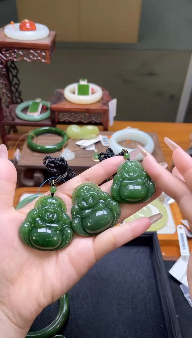 吊坠(不含链)未镶嵌和田玉俄料碧玉  佛公 多样性发一