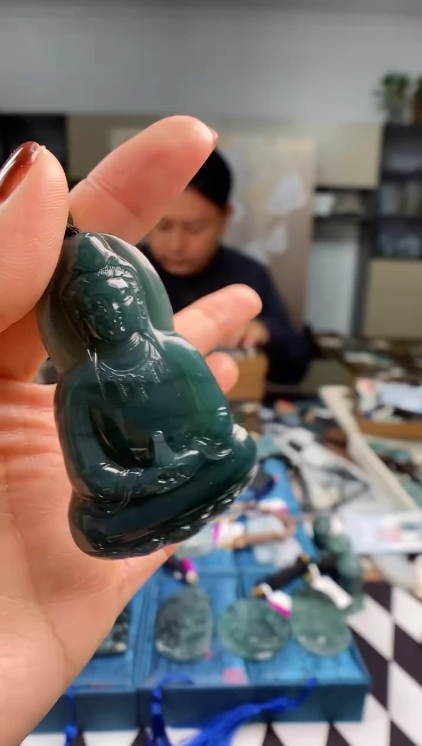 颈饰未镶嵌翡翠多样性发其一