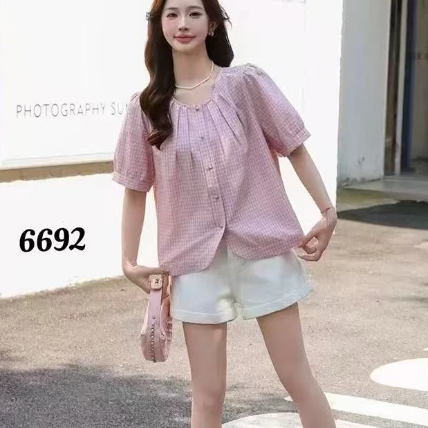 小鑫肝@现货浮力圆领复古格子泡泡袖减龄百搭衬衫 6692