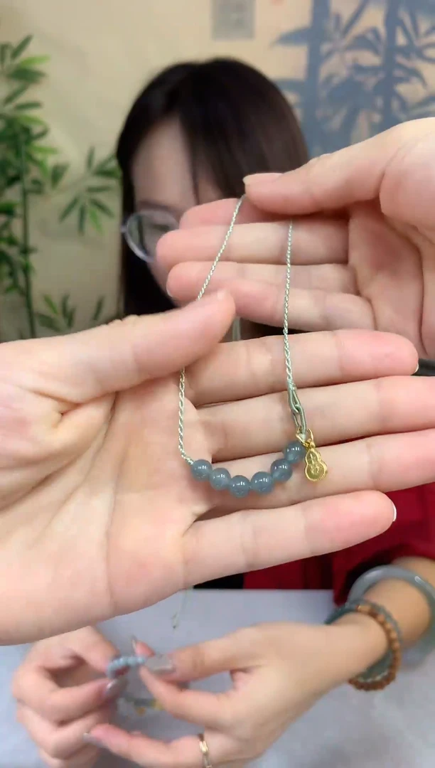 翡翠未镶嵌颈饰货品多样性发其一