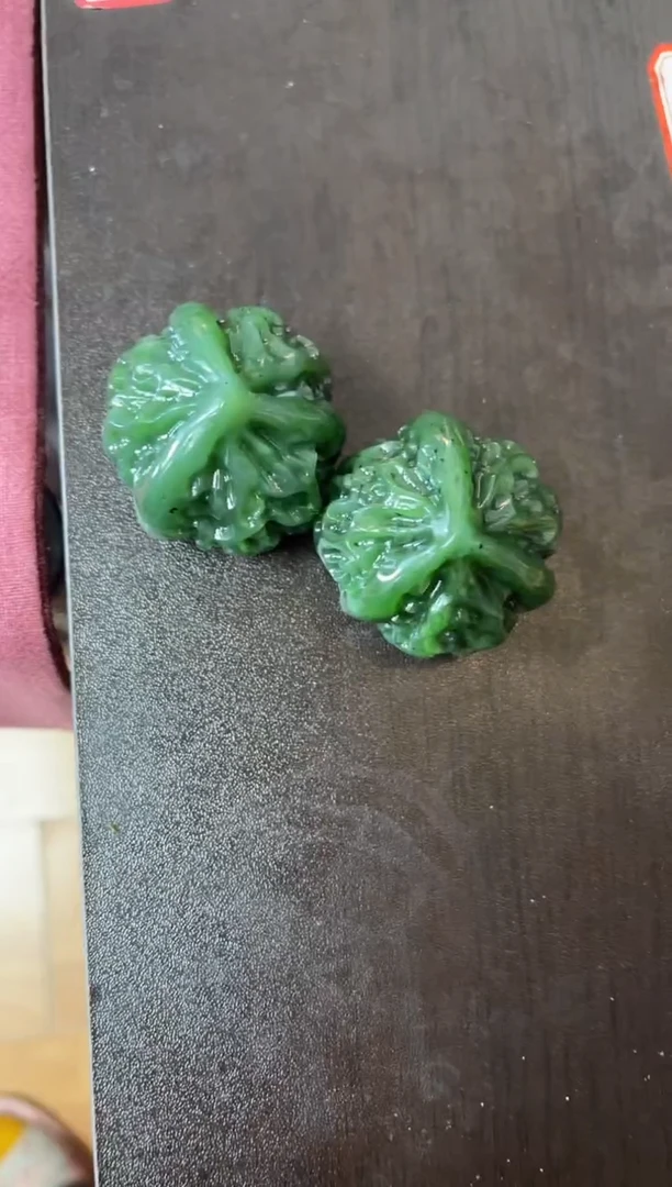 未镶嵌和田玉（碧玉）挂件朱*，核桃把件