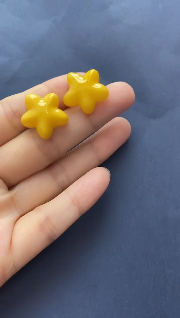 裸石琥珀未镶嵌耳钉