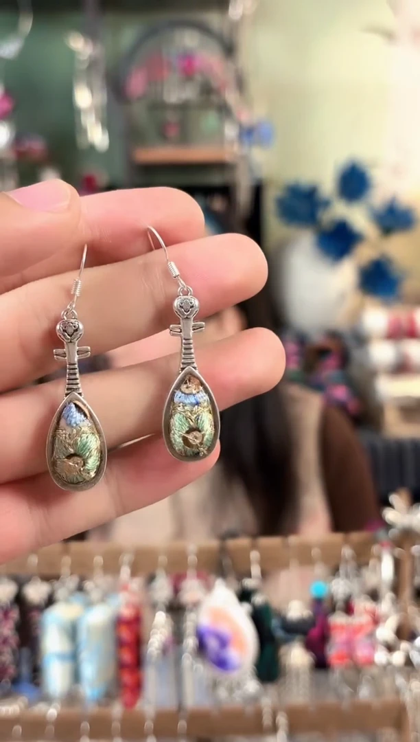 彩云南阁非遗老绣饰品269