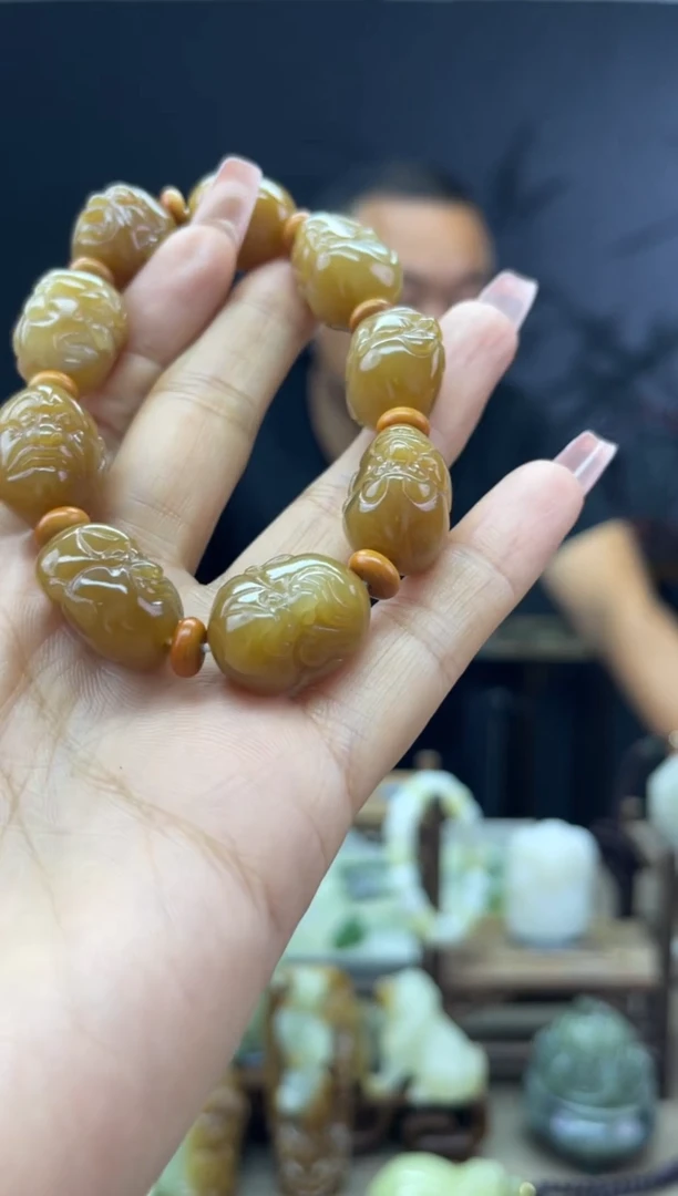 颈饰未镶嵌和田玉1