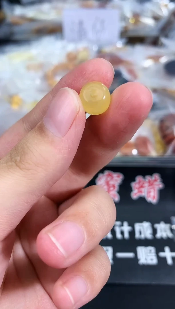 蜜蜡未镶嵌珠宝奇石10