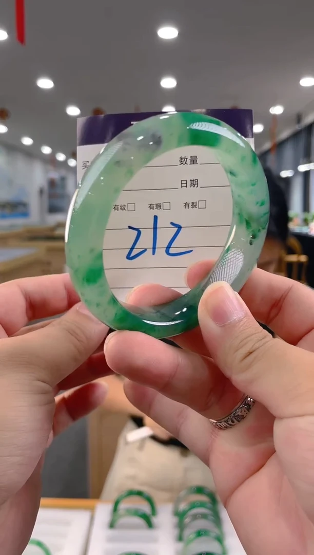 石英质玉（非洲翠）手镯未镶嵌天然冰飘花