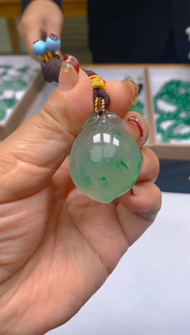 【闪购商品】石英质玉颈饰未镶嵌冰美人非洲翠2085