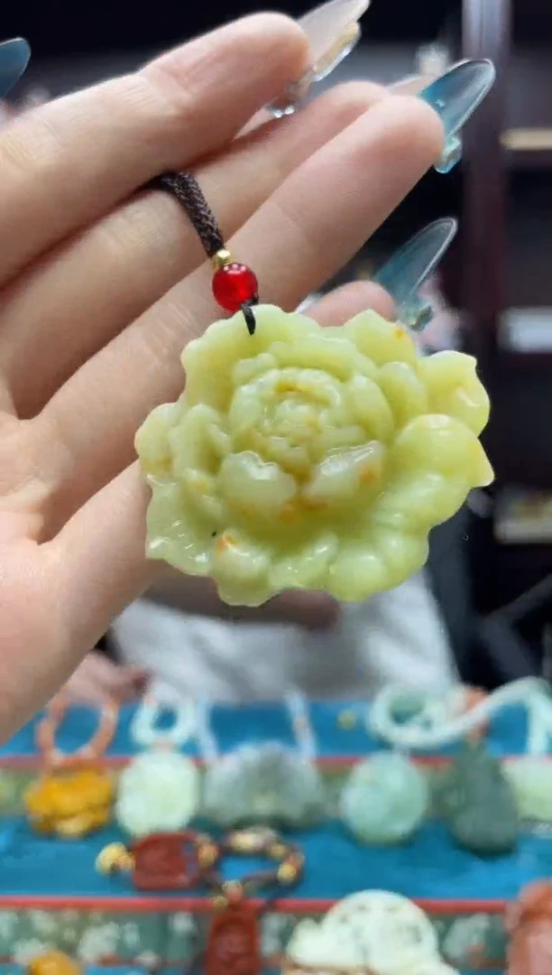 未镶嵌岫玉吊坠·