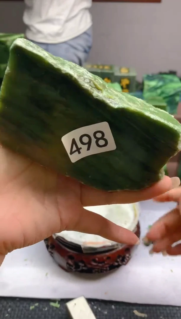 和田玉（碧玉）未镶嵌珠宝半成品498