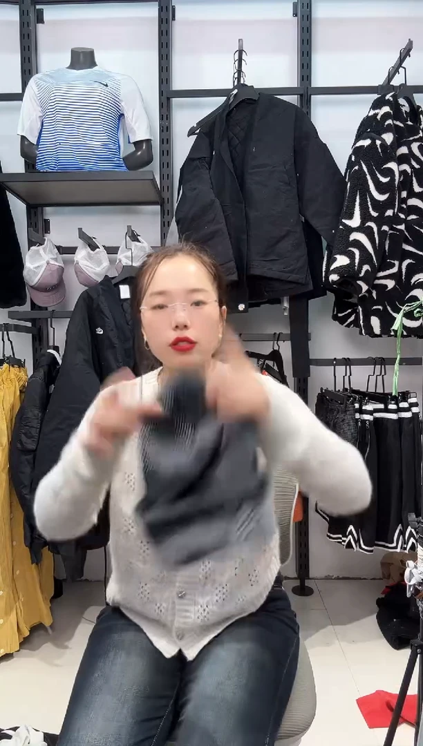 2679编码  瑕疵直播间过款为准 尺码