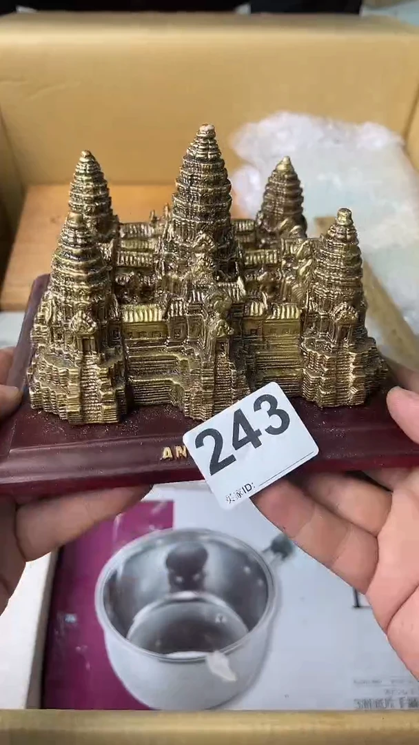 花**界日瓷回流金色摆件