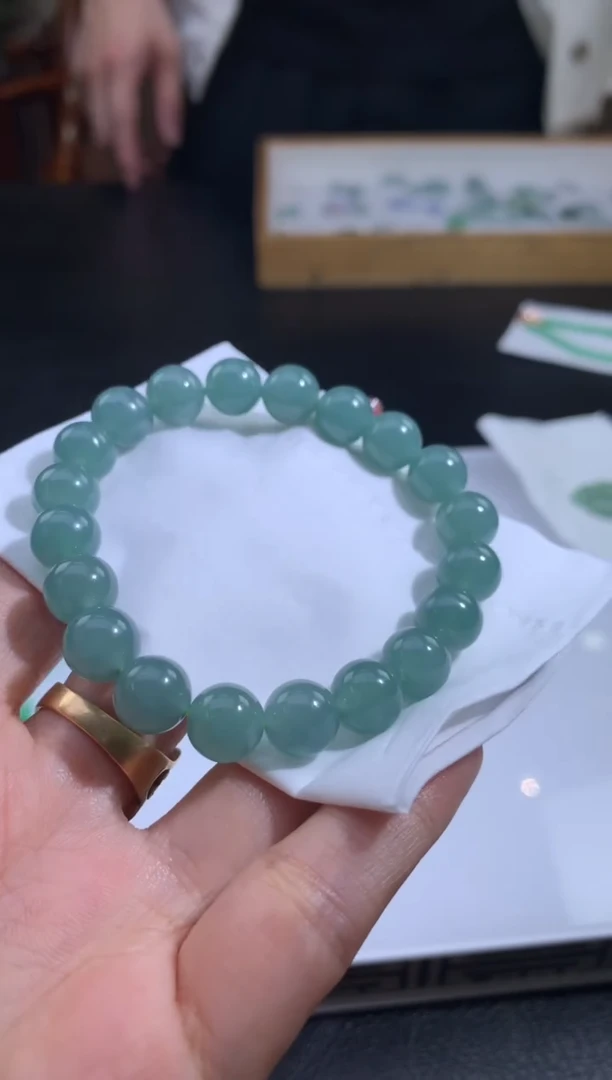 未镶嵌定制翡翠?**光翡翠