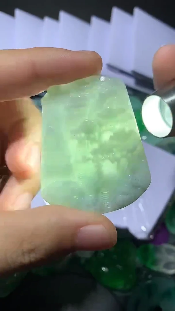 颈饰未镶嵌翡翠有纹有裂介意勿拍35