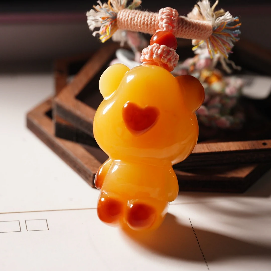 蜜蜡爱心小熊吊坠天然蜜蜡俏色可爱创意雕刻挂坠百搭男女款吊坠