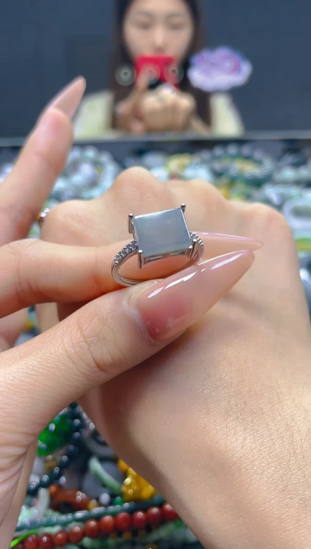 颈饰未镶嵌翡翠/M/翡翠A货，一件也是批发价