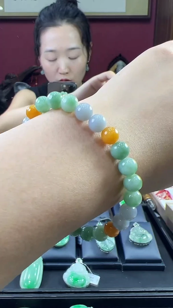 未镶嵌挂件翡翠手串