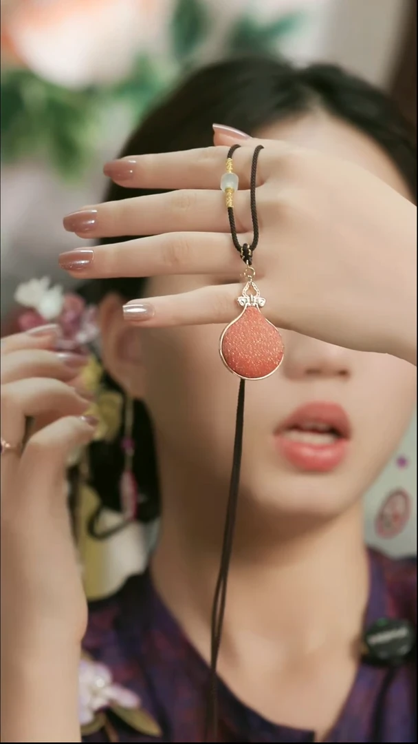 刺绣湘传礼缂丝项链