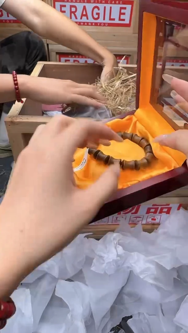 精美手串（无礼盒）