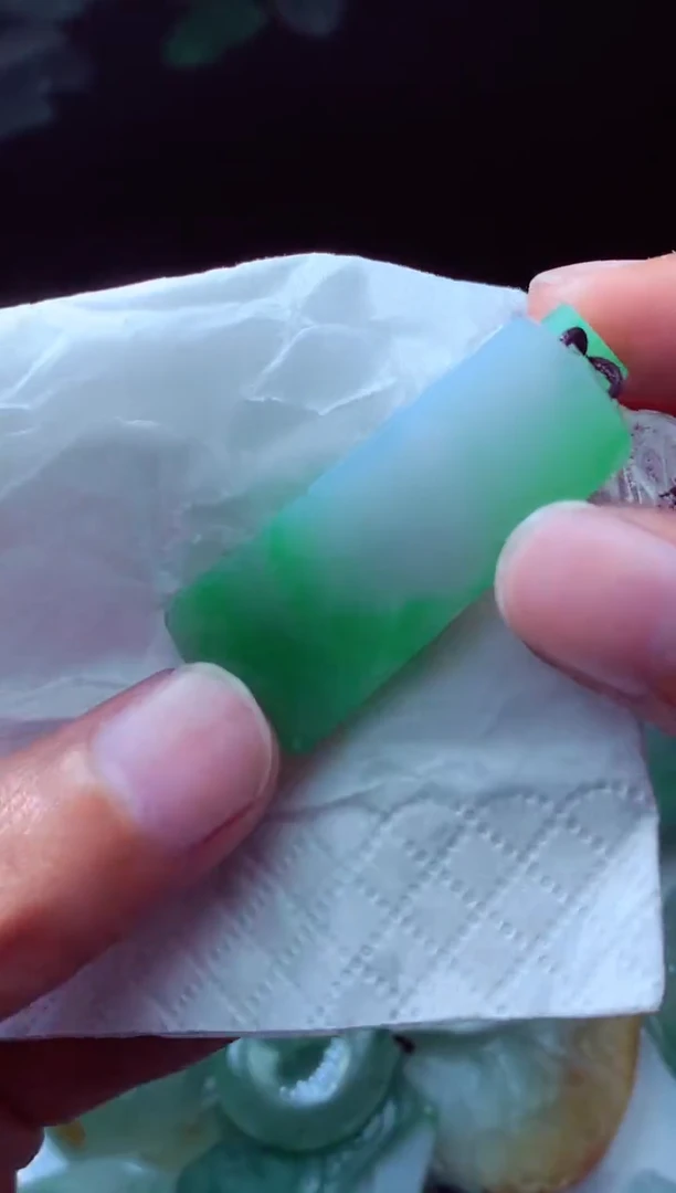 未镶嵌定制翡翠度*?翡翠毛货定制