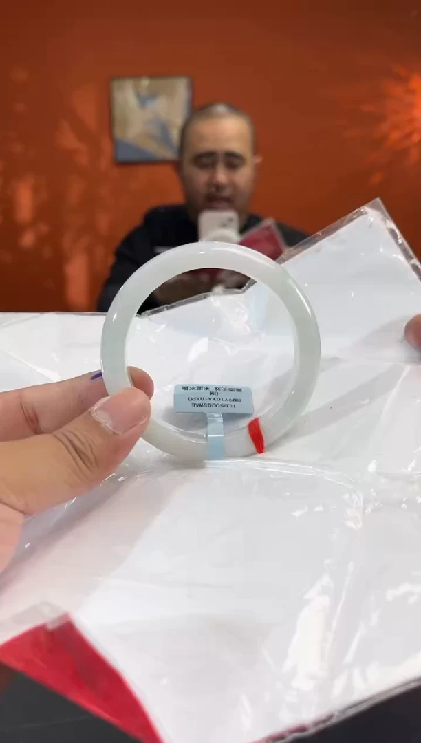 未镶嵌手镯翡翠9 56