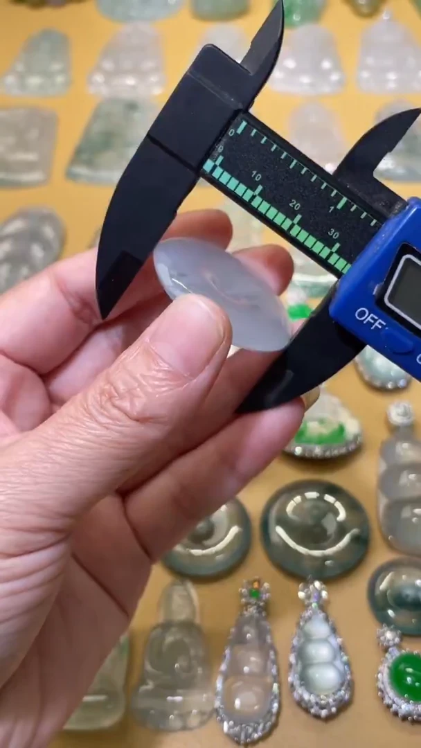 颈饰未镶嵌翡翠平安扣35.8/6.2