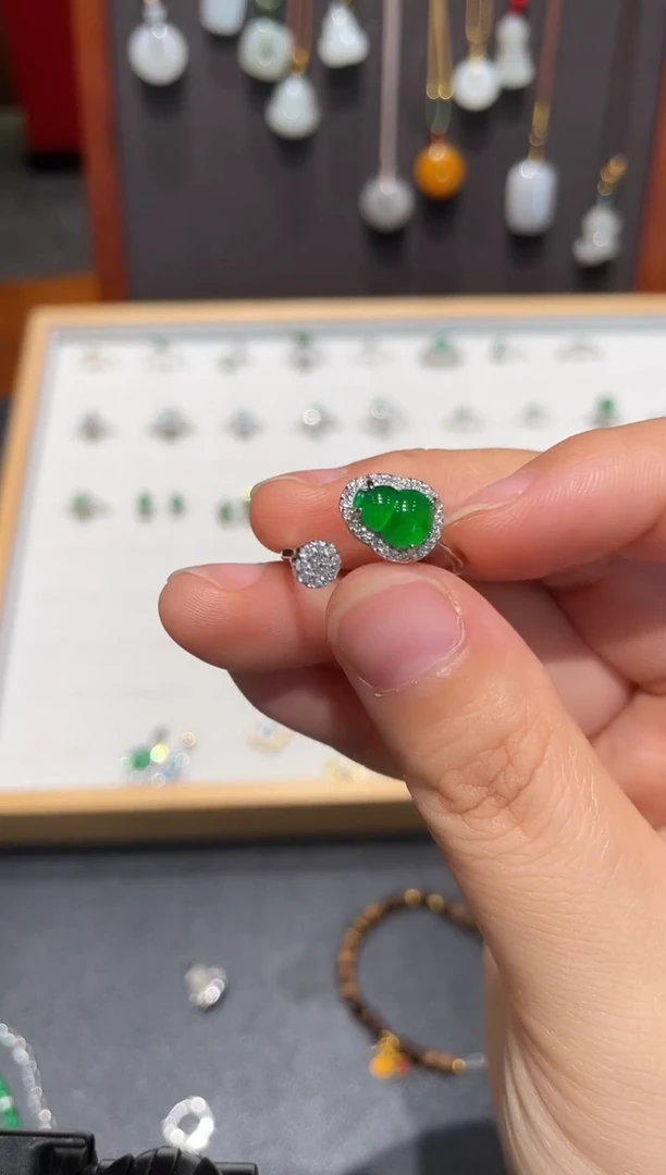 银S925镶嵌翡翠耳饰绿葫芦戒指