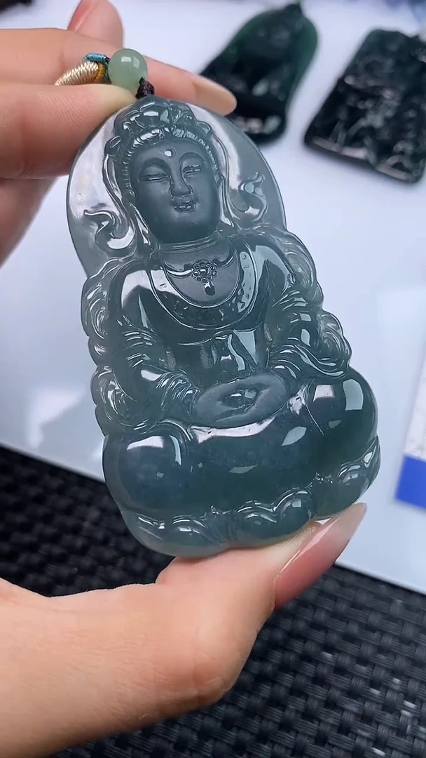 颈饰未镶嵌翡翠