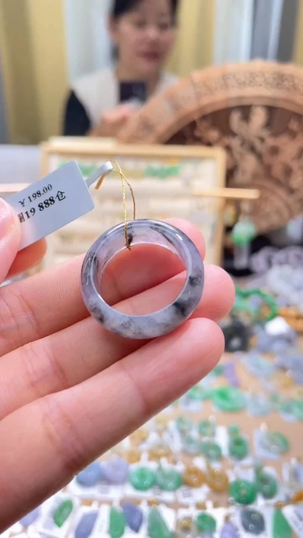 翡翠未镶嵌颈饰圈19