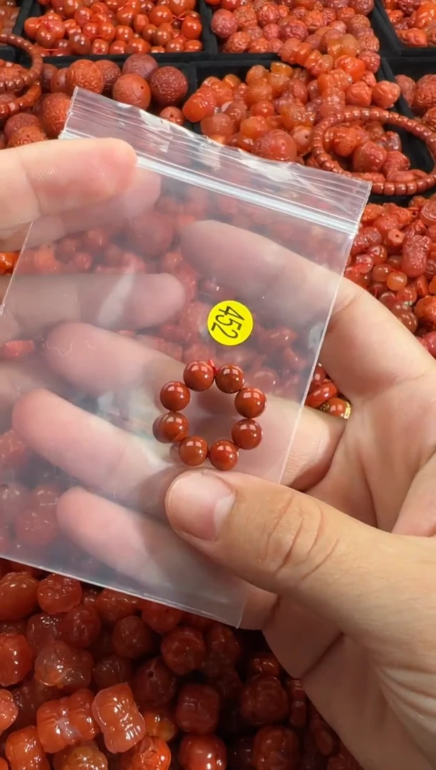 南红玛瑙未镶嵌颈饰1