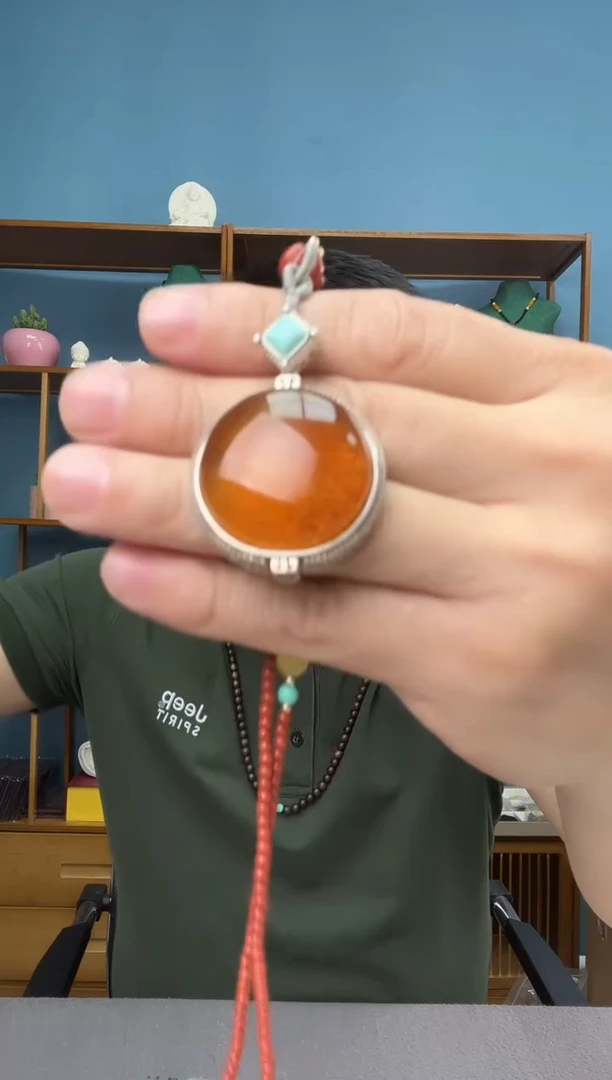 未镶嵌琥珀裸石32(有瑕介意勿拍）