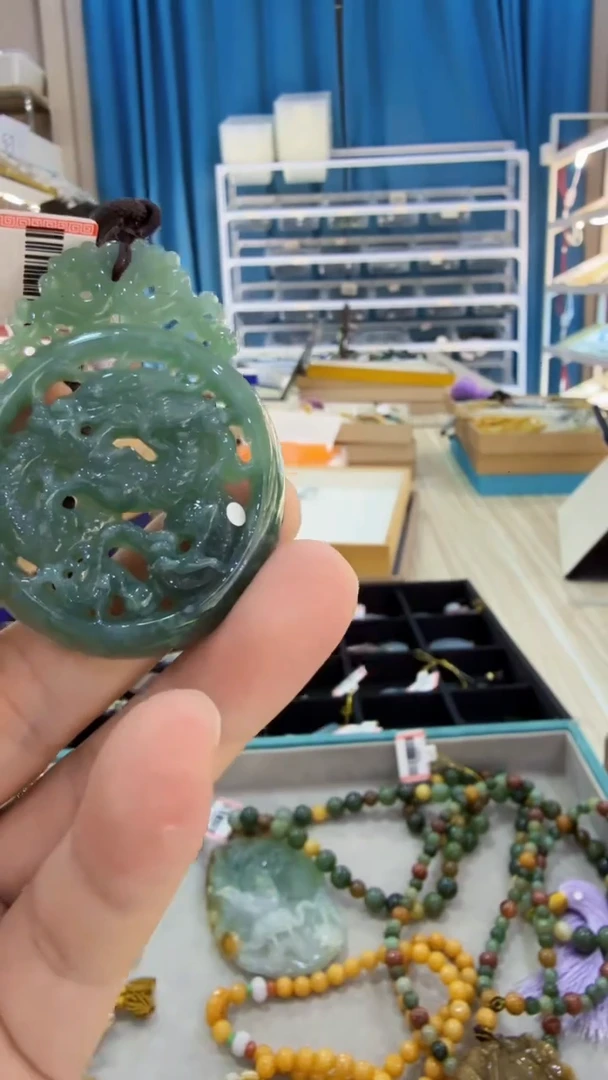 翡翠未镶嵌吊坠(不含链)15
