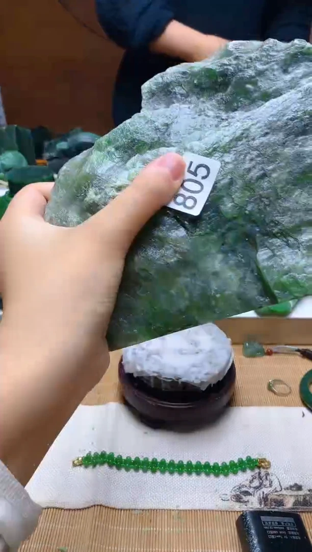 未镶嵌和田玉（碧玉）珠宝半成品1