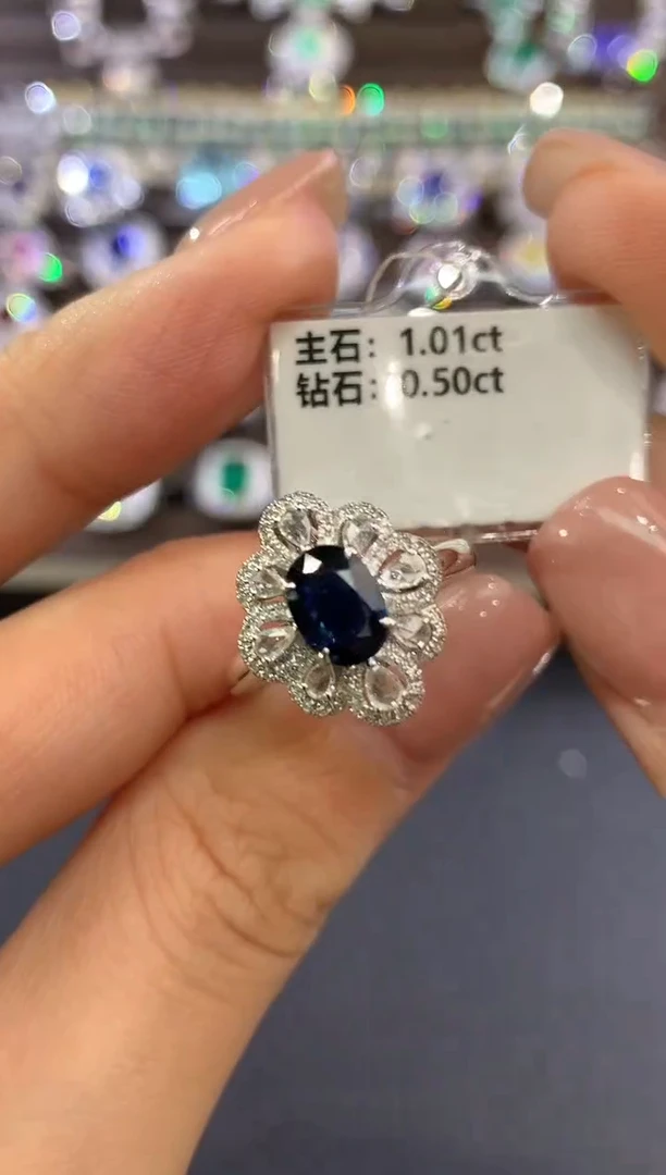 戒指蓝宝石18K金镶嵌a243