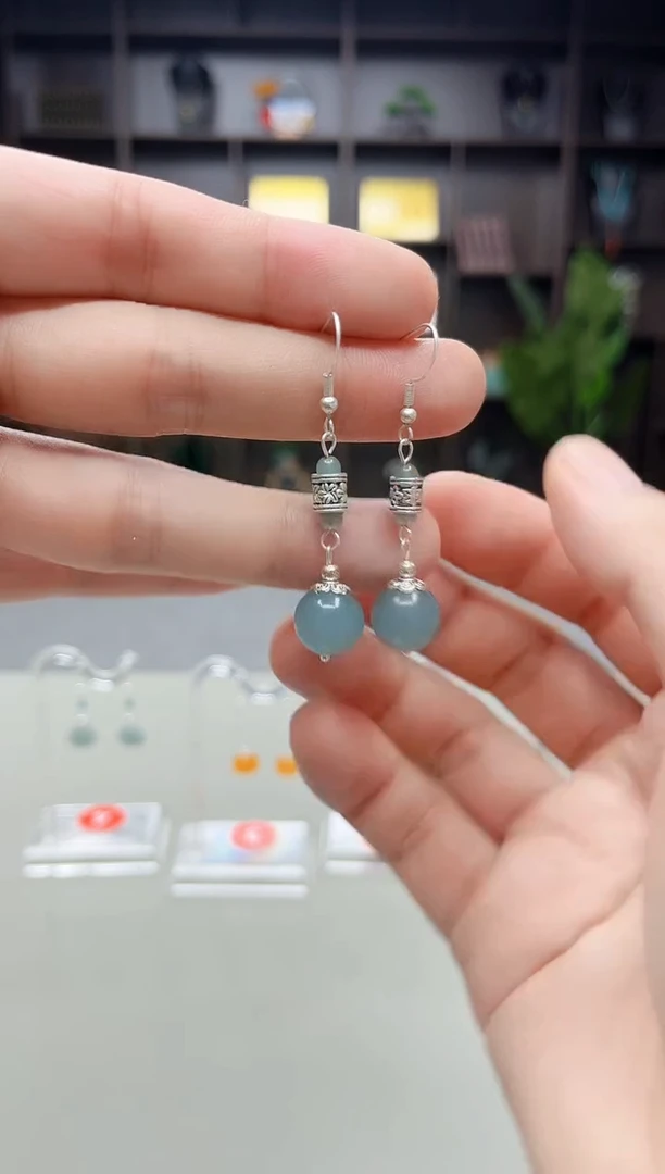 未镶嵌石英质玉（天山翠）耳饰420000