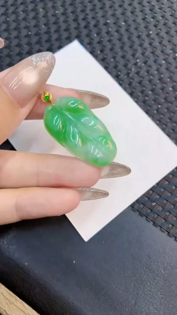颈饰未镶嵌翡翠1