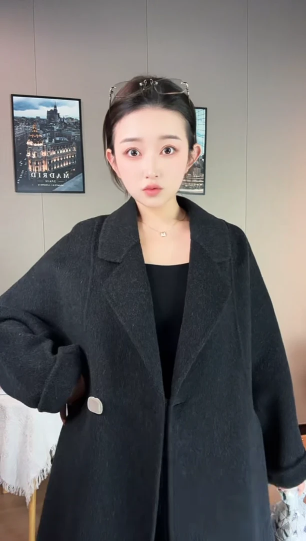 女宽袖千金风休闲风长袖毛呢外套黑色百搭网红秋冬