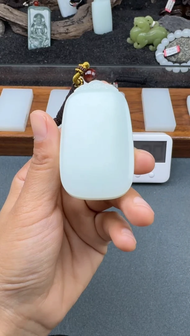 颈饰未镶嵌和田玉2