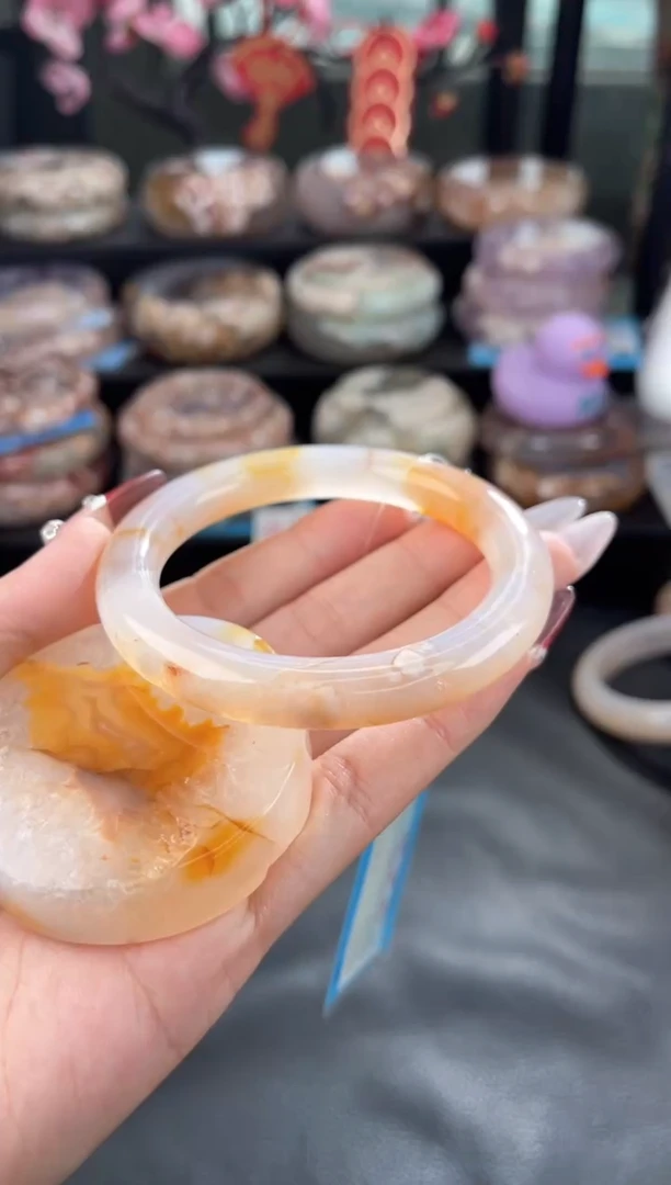 【闪购商品】石英质玉手镯未镶嵌54