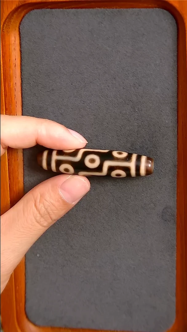 未镶嵌玛瑙/玉髓珠宝半成品上肯九眼天珠13*54