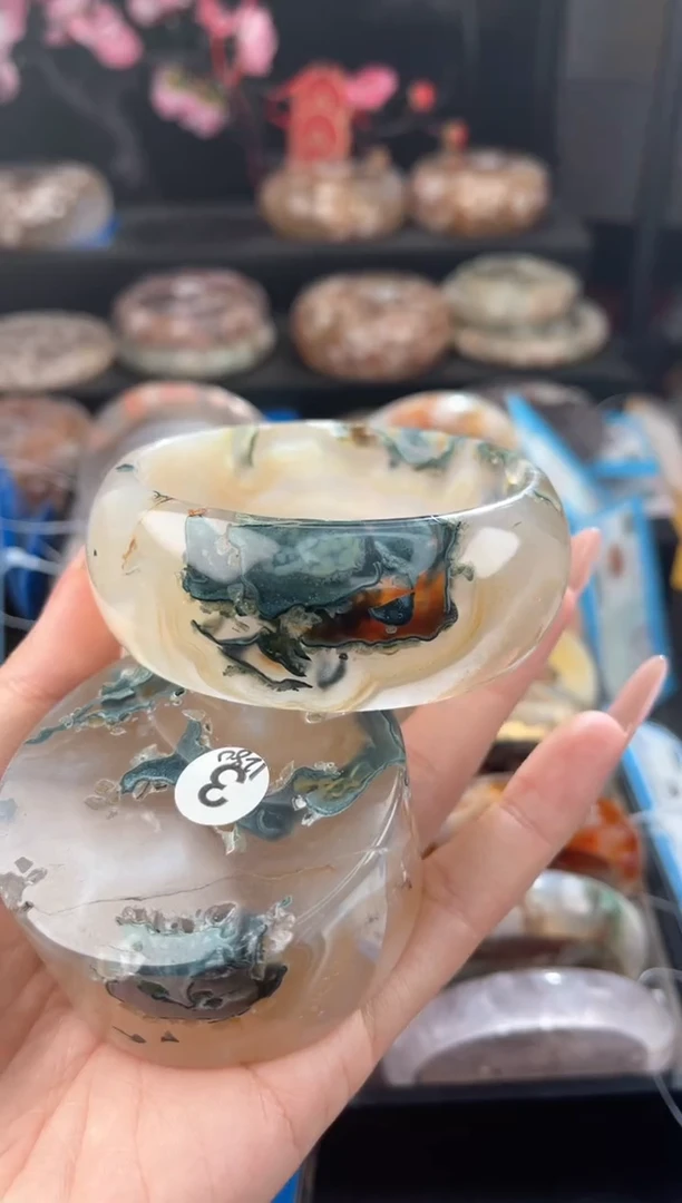 【闪购商品】石英质玉手镯未镶嵌61